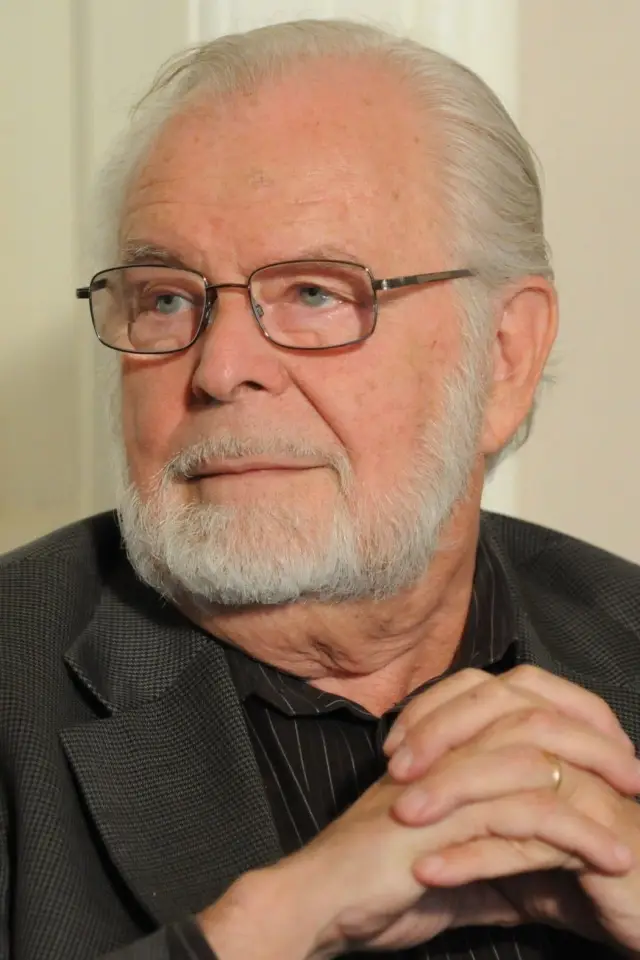 Zdjęcie  (G. Edward Griffin)