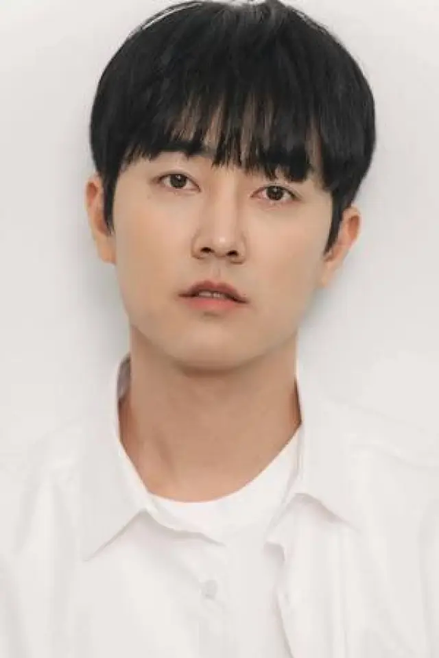 Zdjęcie  (Woo Joo-young)
