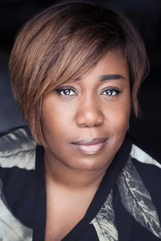 Zdjęcie  (Chizzy Akudolu)