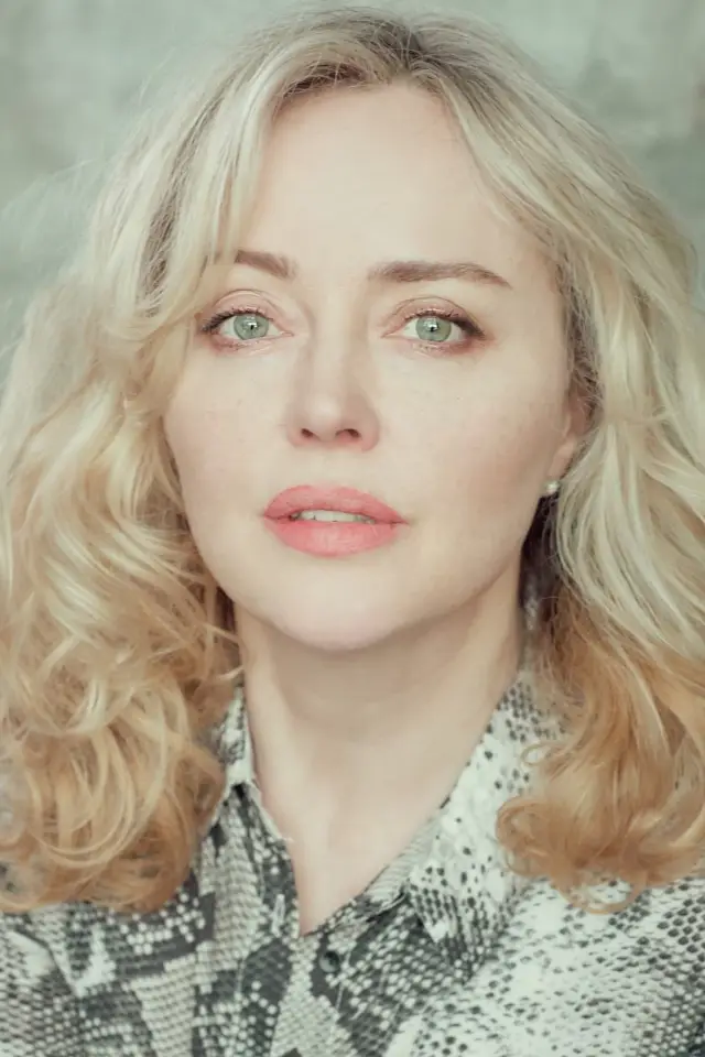 Zdjęcie Angeline Ball