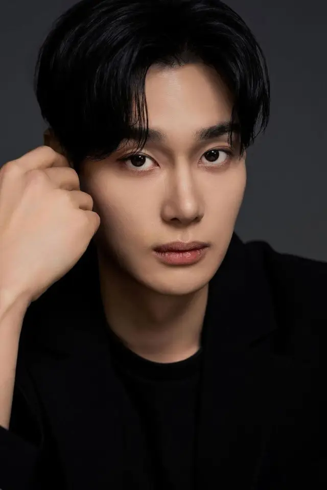 Zdjęcie  (Hwang Dong-hee)