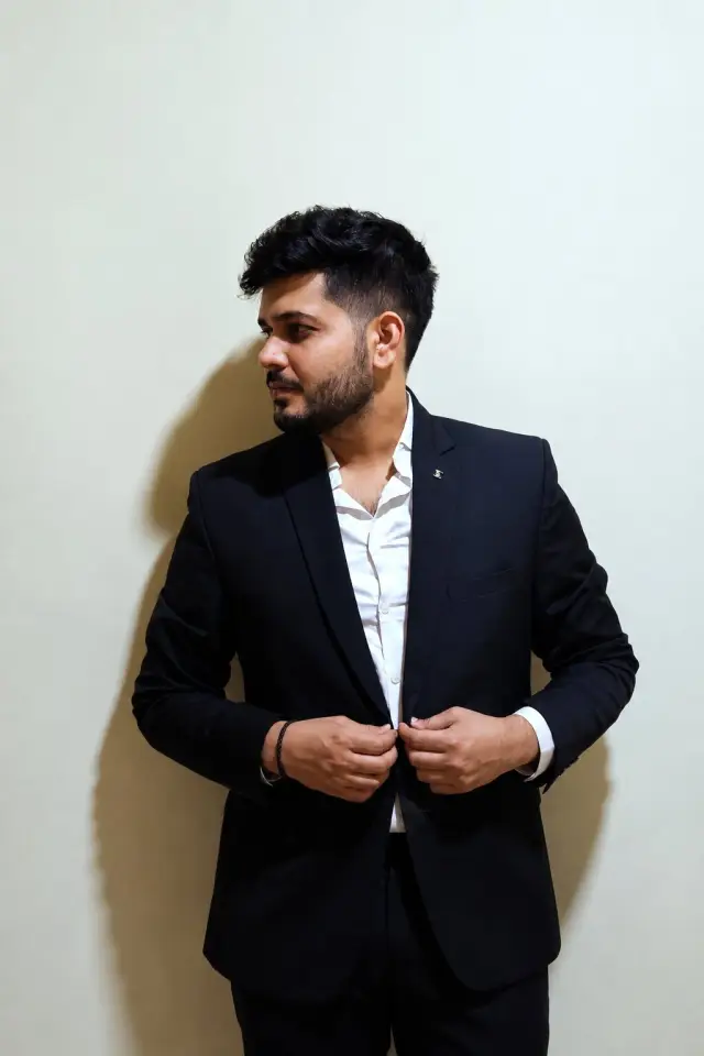 Zdjęcie  (Luv Sharma)