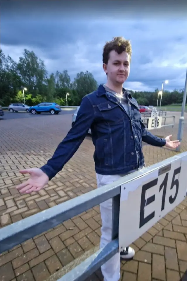 Zdjęcie  (Campbell Lightly-West)