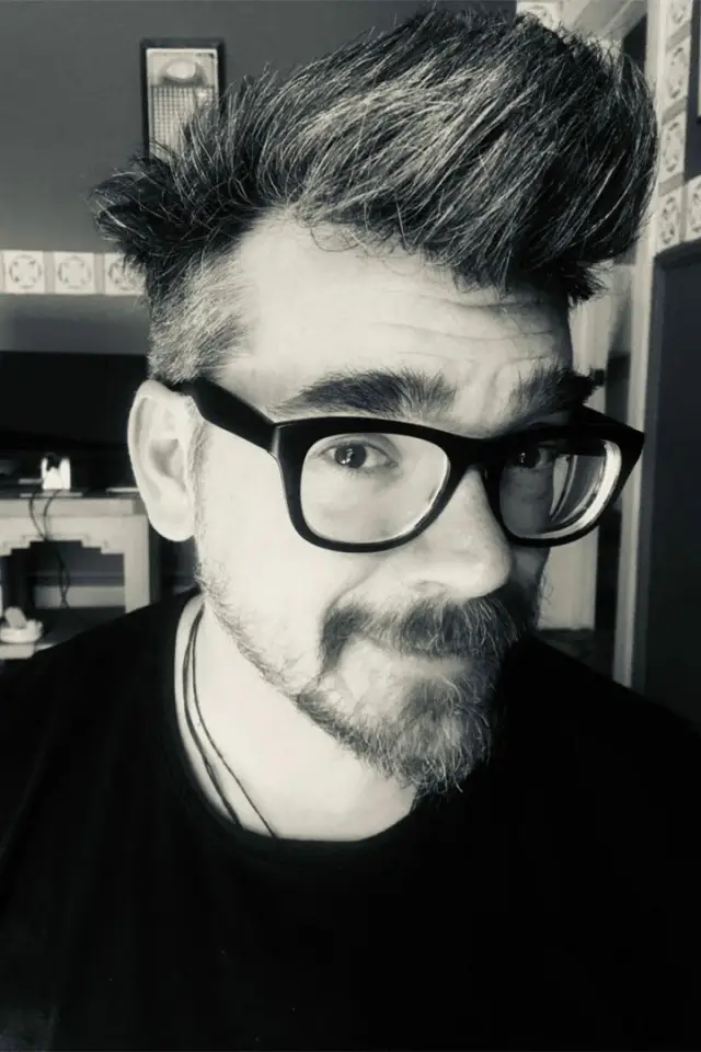 Zdjęcie  (Devon Hawkes Ludlow)