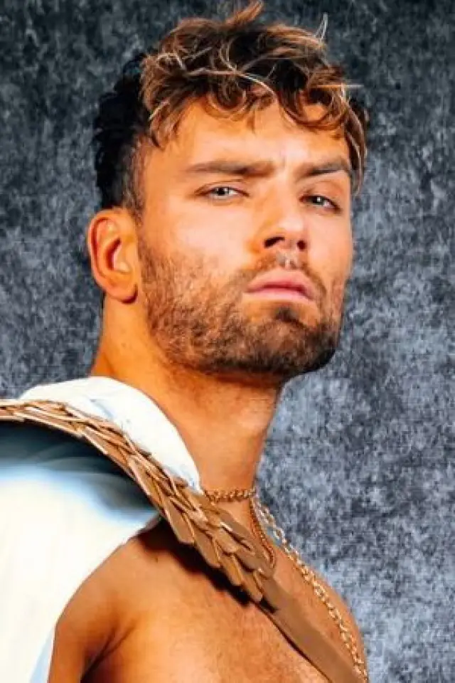 Zdjęcie  (Reece Alexios)