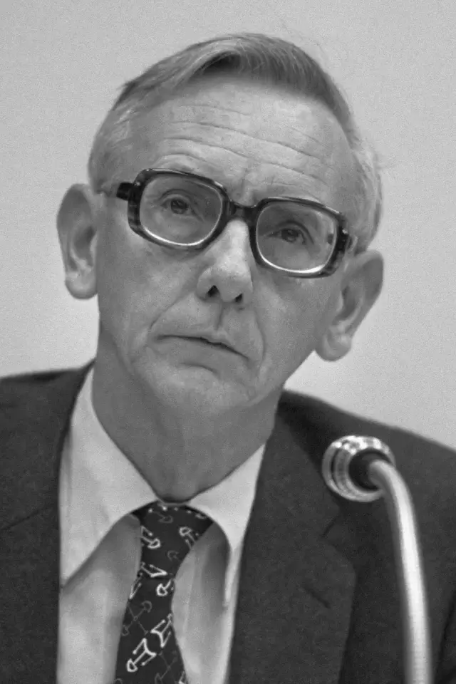 Zdjęcie  (Max van der Stoel)