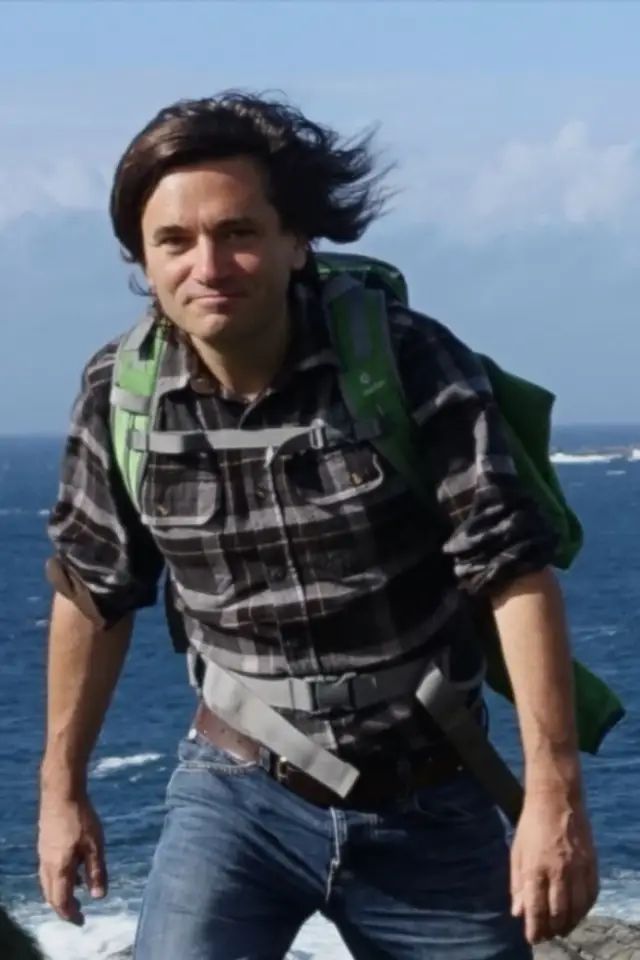 Zdjęcie  (Simon Hunter)