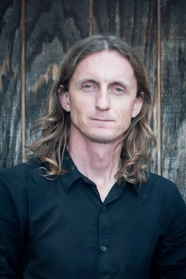 Zdjęcie  (Sam Dunn)