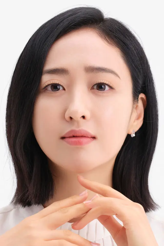 Zdjęcie  (Kim Min-joung)