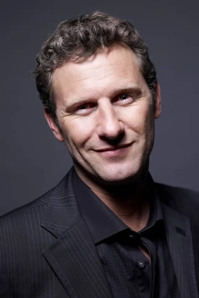 Zdjęcie  (Adam Hills)