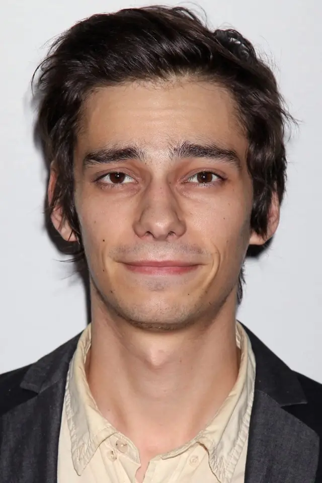 Zdjęcie Devon Bostick