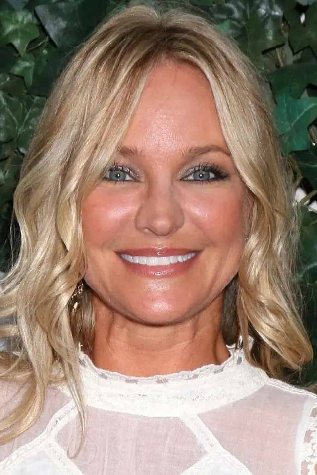 Zdjęcie  (Sharon Case)