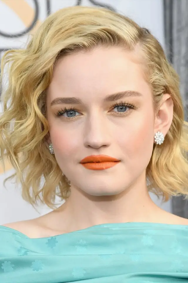 Zdjęcie Julia Garner