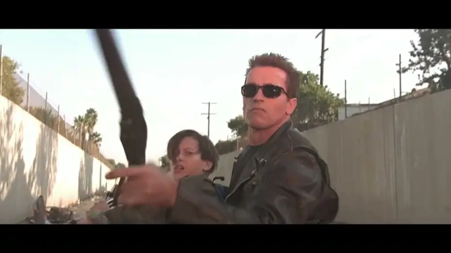 Wideo do filmu Terminator 2: Dzień sądu — TERMINATOR 2 : LE JUGEMENT DERNIER | Extrait - La course-poursuite