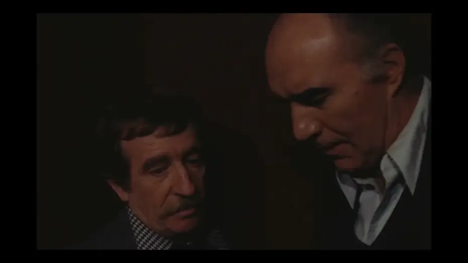 Wideo do filmu Des enfants gâtés — Awesome long take in Bertrand Tavernier's Des enfants gâtés (1977)