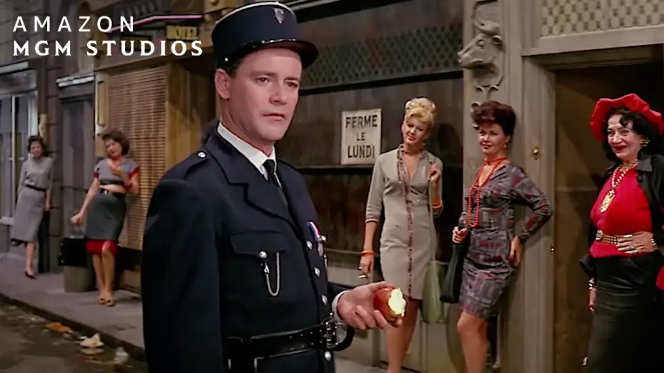 Wideo do filmu Słodka Irma — New Officer In Town