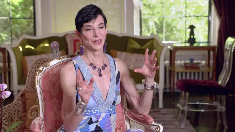 Wideo do filmu Valley of the Dolls — Amy Fine Collins on fashion in VALLEY OF THE DOLLS