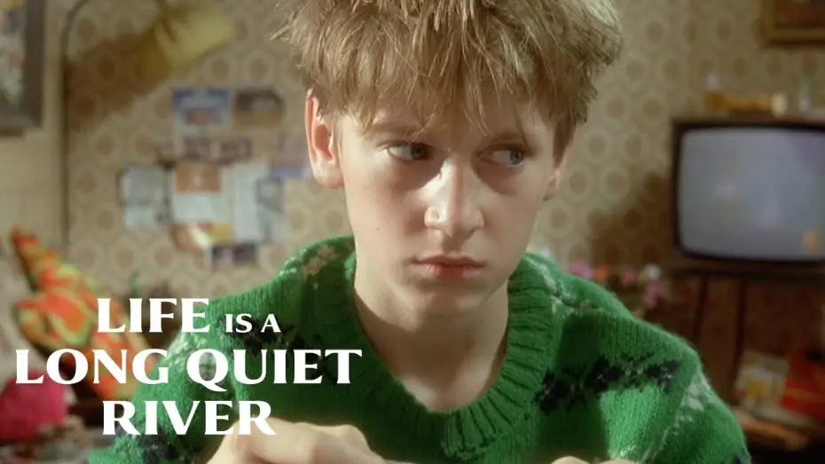 Wideo do filmu La vie est un long fleuve tranquille — Life is a Long Quiet River Official Trailer HD