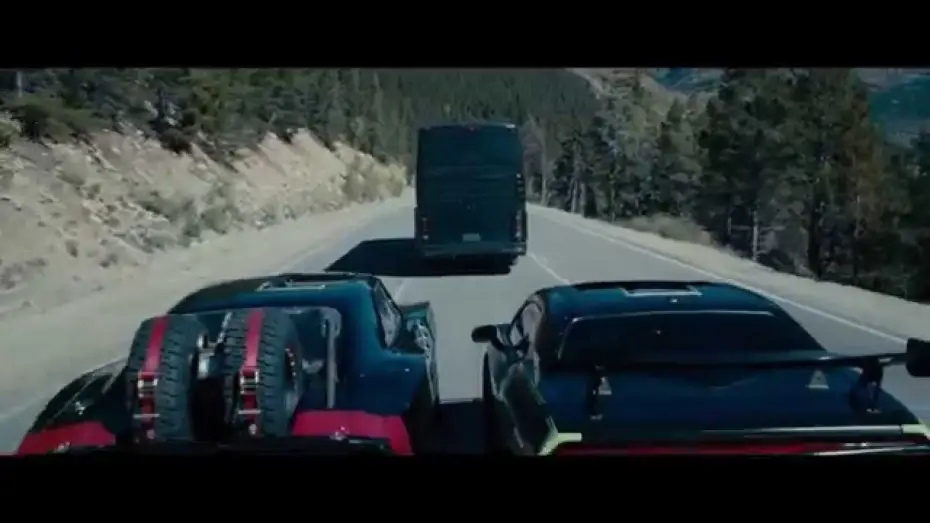 Wideo do filmu Szybcy i wściekli 7 — Fast & Furious 7 - Extrait 2 "L'Attaque du Bus" VF [Au cinéma le 1er Avril]