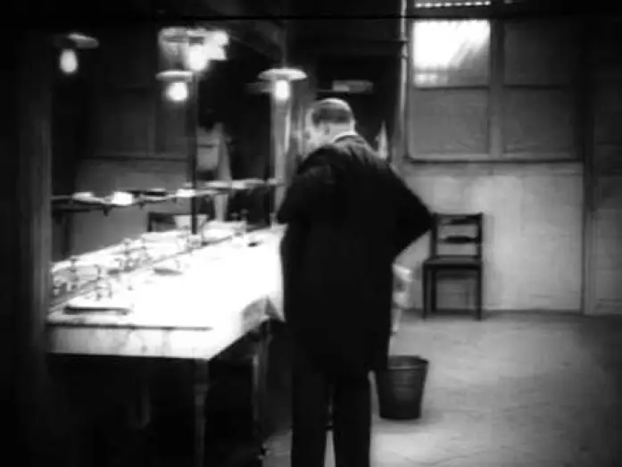 Wideo do filmu Portier z hotelu Atlantic — The Last Laugh F.W. Murnau 1924.avi