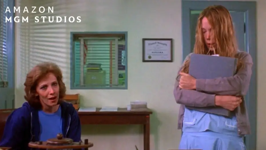 Wideo do filmu Carrie — Carrie Gets Sent To The Principal's Office