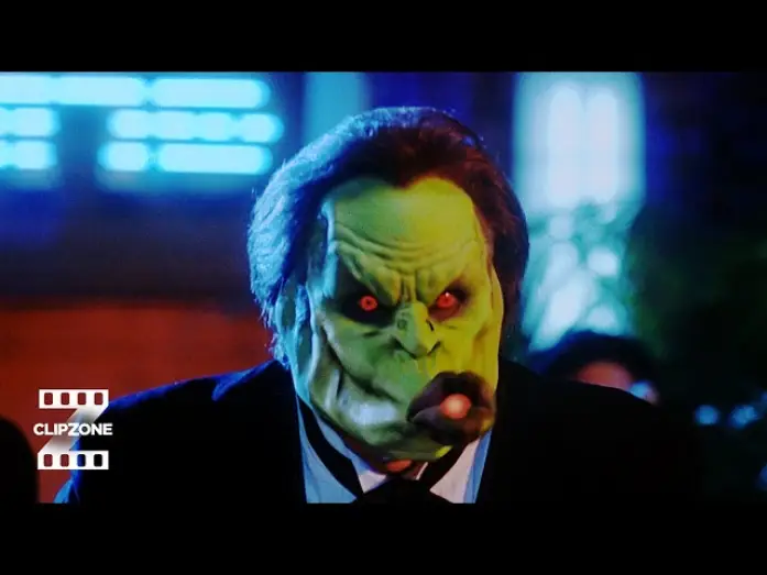 Wideo do filmu Maska — Spitting Bullets Out of Mouth
