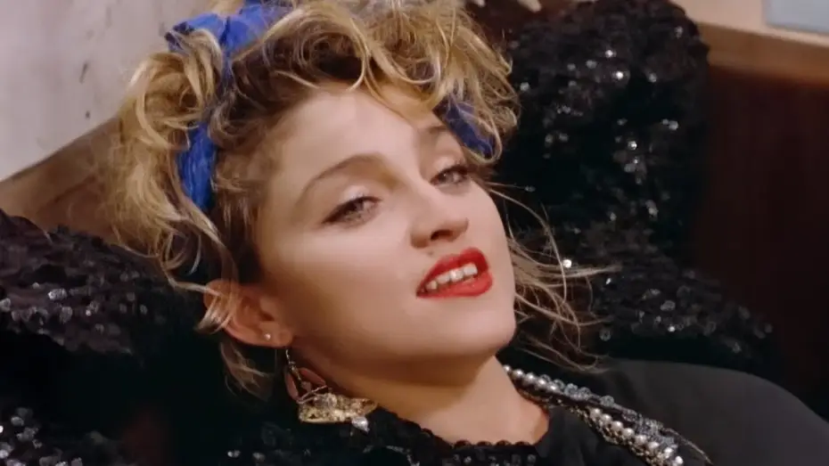Wideo do filmu Rozpaczliwie poszukując Susan — Madonna - Into The Groove (Official Video)