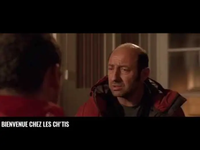 Wideo do filmu Jeszcze dalej niż północ — Bienvenue chez les Ch'tis - Scène culte - Quels chiens ?
