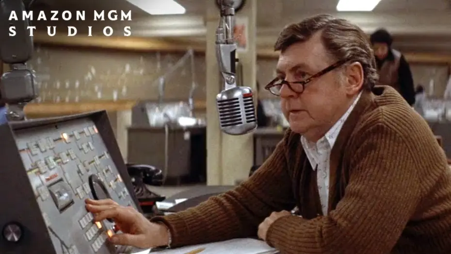 Wideo do filmu Długi postój na Park Avenue — Command Center Calling