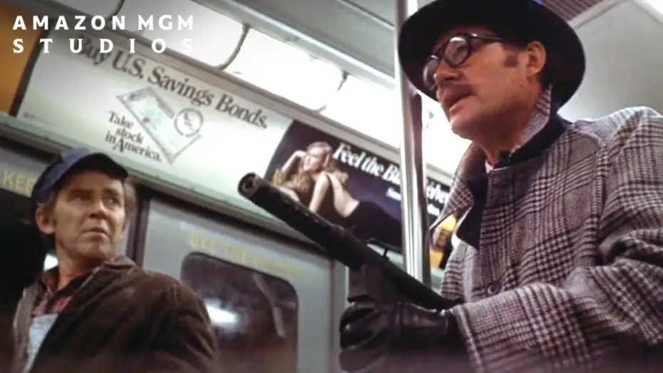 Wideo do filmu Długi postój na Park Avenue — The Passengers Learn They're Captives