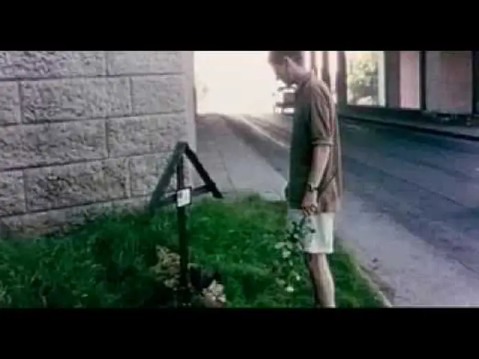 Wideo do filmu Upały — Hundstage (2001) TRAILER