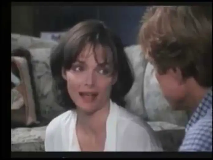 Wideo do filmu Namiętności — Up Close & Personal - 1996 MOVIE TRAILER Michelle Pfeiffer Robert Redford