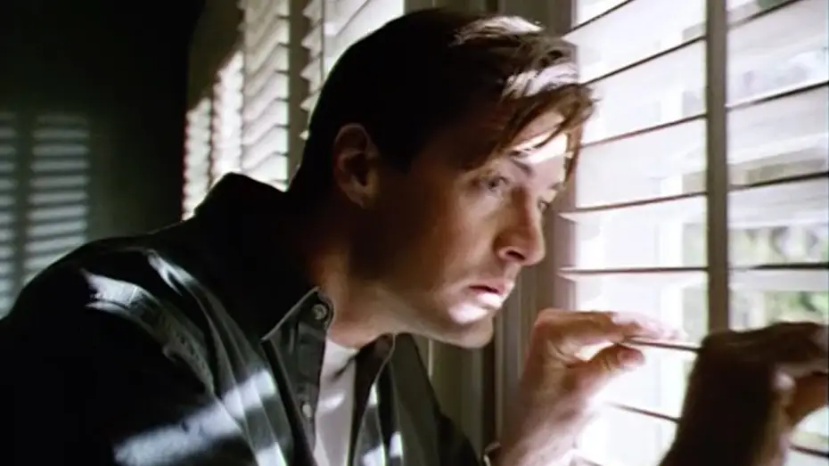 Wideo do filmu Śmiertelny Rejs — THE TRIGGER EFFECT (1996) | Theatrical Trailer | Amblin