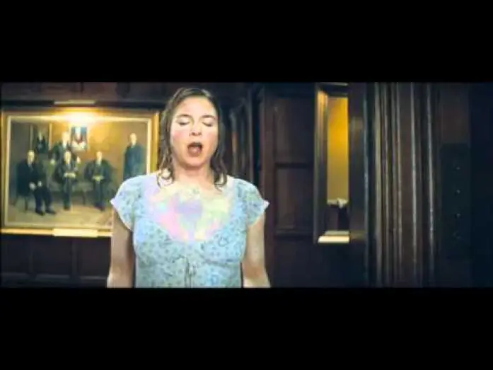 Wideo do filmu Bridget Jones: W pogoni za rozumem — Bridget Jones: Sobreviviré en Cosmopolitan TV