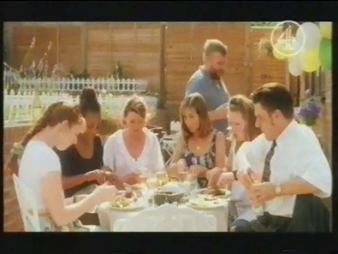 Wideo do filmu Sekrety i kłamstwa — Channel 4 Promo