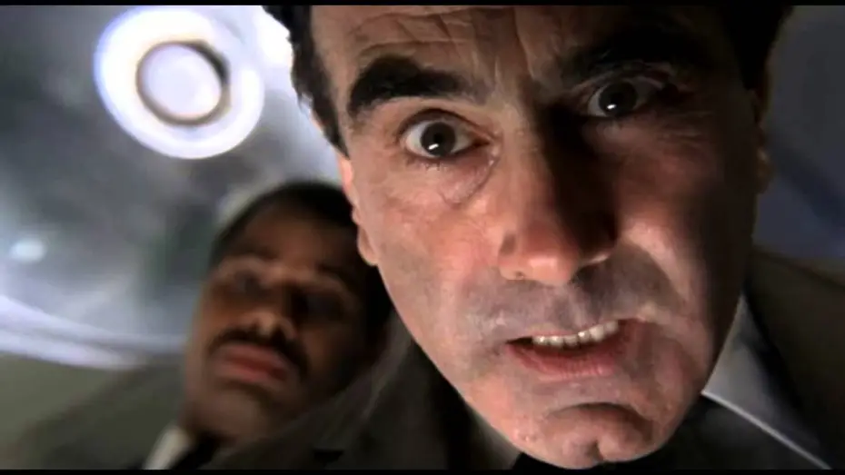 Wideo do filmu Spojrzenie mordercy — Freeway (1996) "Hat diese Person auf Sie geschossen?" [Scene] German