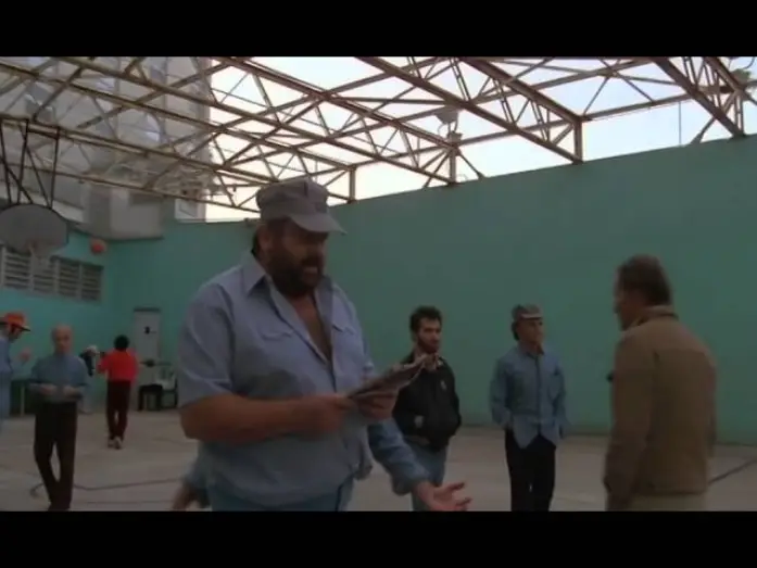 Wideo do filmu W czepku urodzeni — Nati con la camicia - Trailer