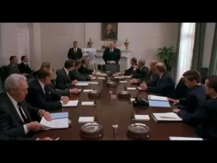 Wideo do filmu Trzynaście dni — Thirteen Days Theatrical Movie Trailer (2001)