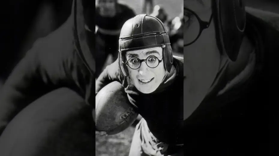 Wideo do filmu Niech żyje sport! — Harold Lloyd on THE FRESHMAN.