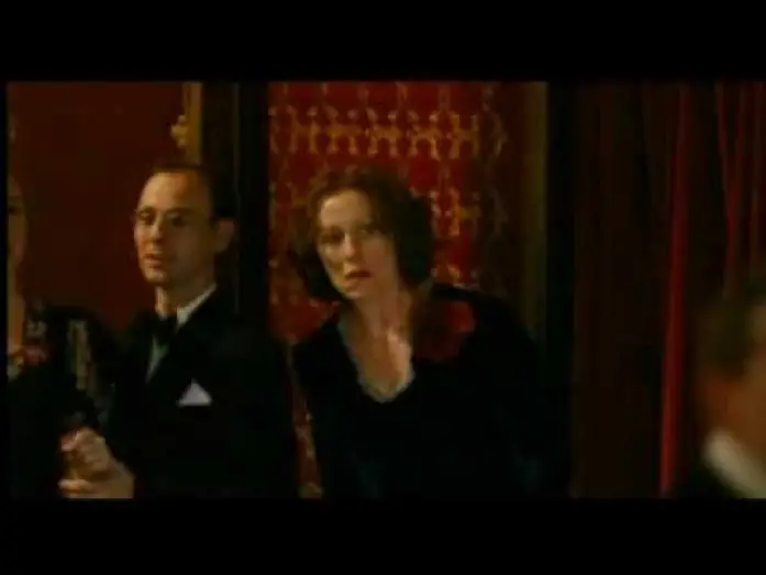 Wideo do filmu Niezwykły dzień Panny Pettigrew — Official Trailer