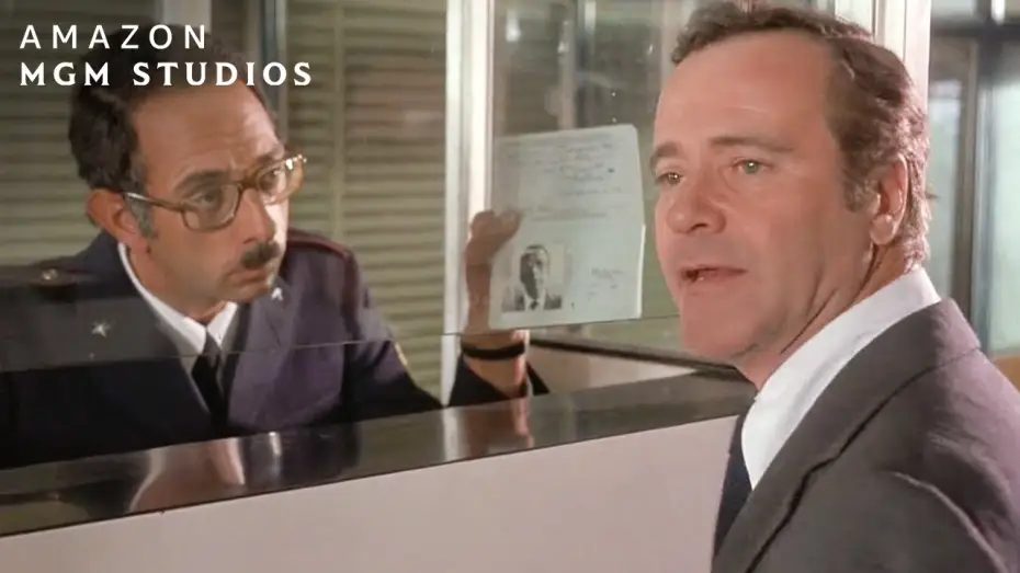 Wideo do filmu Avanti! — Wrong Passport