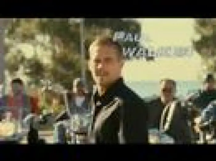 Wideo do filmu Podwójna tożsamość — Bobby Z Official Trailer