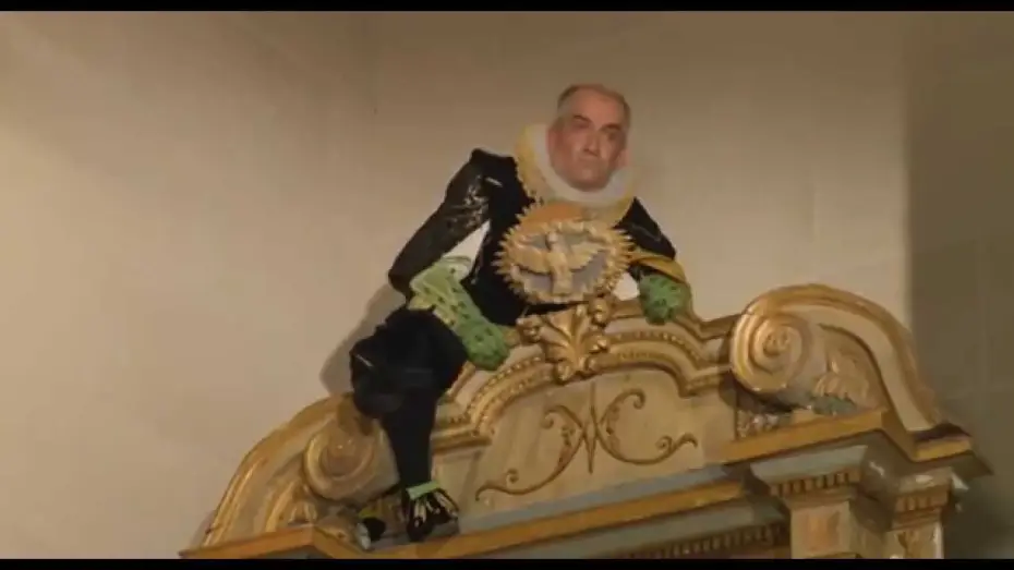Wideo do filmu Mania Wielkości — Louis de Funès : La Folie des grandeurs (1971) - Non sire, pour une fois c'est pas moi!