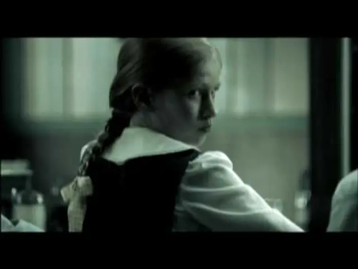 Wideo do filmu Nieproszeni Goście — Presencias extrañas - Tráiler castellano - www.enelcine.es