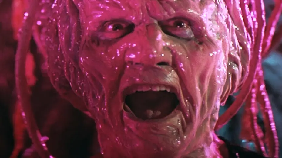 Wideo do filmu Zza światów — From Beyond (1986) Original Trailer
