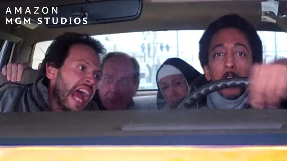 Wideo do filmu Zapomnieć o Strachu — Car Chase On The Train Tracks