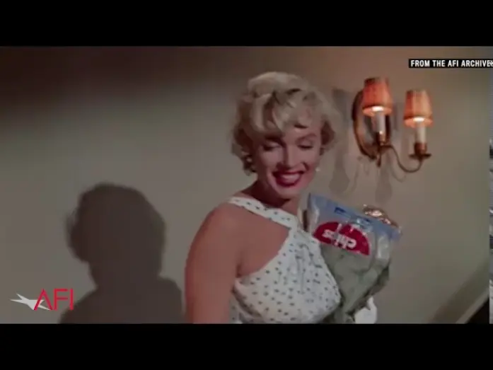 Wideo do filmu Słomiany wdowiec — Bernadette Peters, Cher and Goldie Hawn discuss THE SEVEN YEAR ITCH