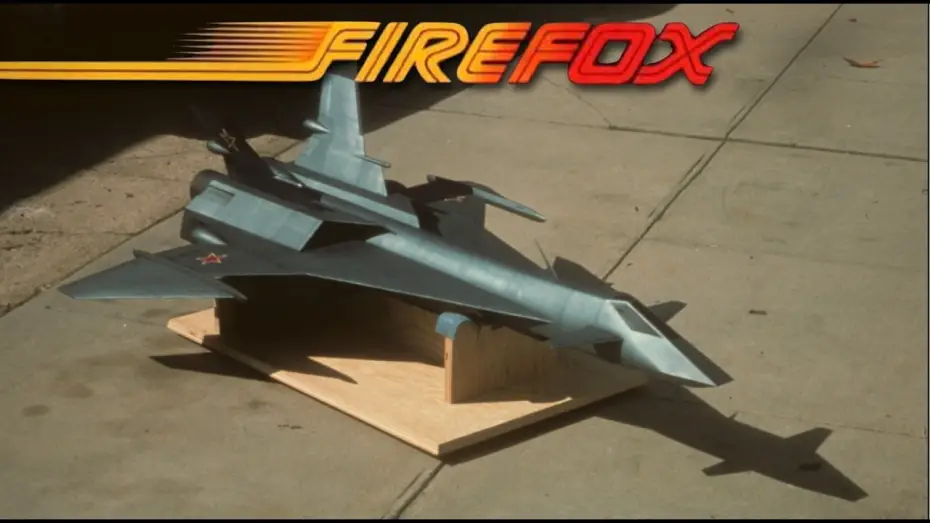 Wideo do filmu Firefox — FIREFOX 1982 miniature effects Part 1