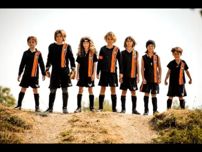 Wideo do filmu Die Wilden Kerle — La Panda del patio  "Las Fieras Futbol Club" (Trailer español)