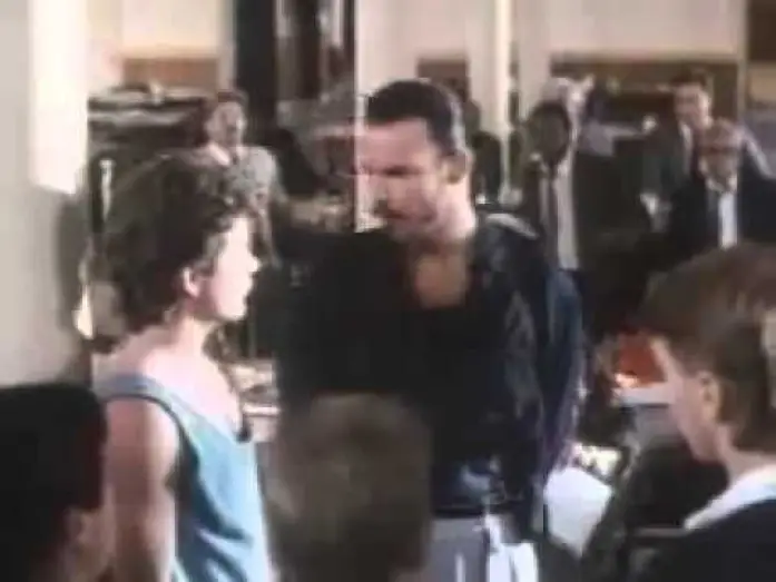 Wideo do filmu Szkoła Wyrzutków — Toy Soldiers (1991) Trailer